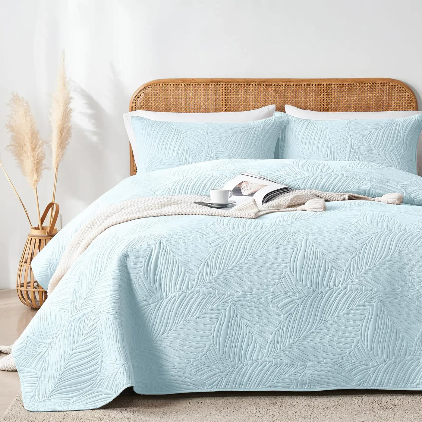 Queen Soft Lightweight Aqua Blue Quilt Bedding Set